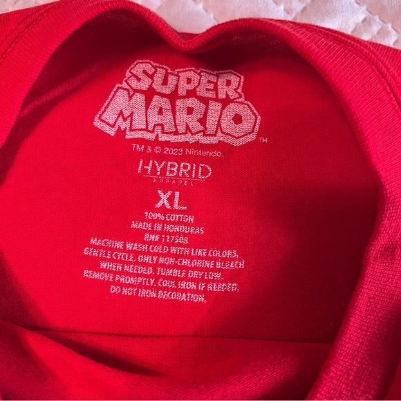 2 Nintendo Super Mario T-Shirts - Picture 3 of 6